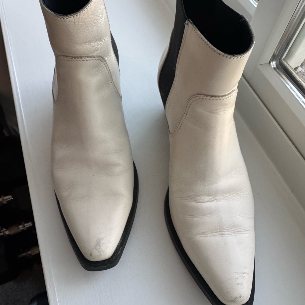 Everlane western White and Black Ankle Boots